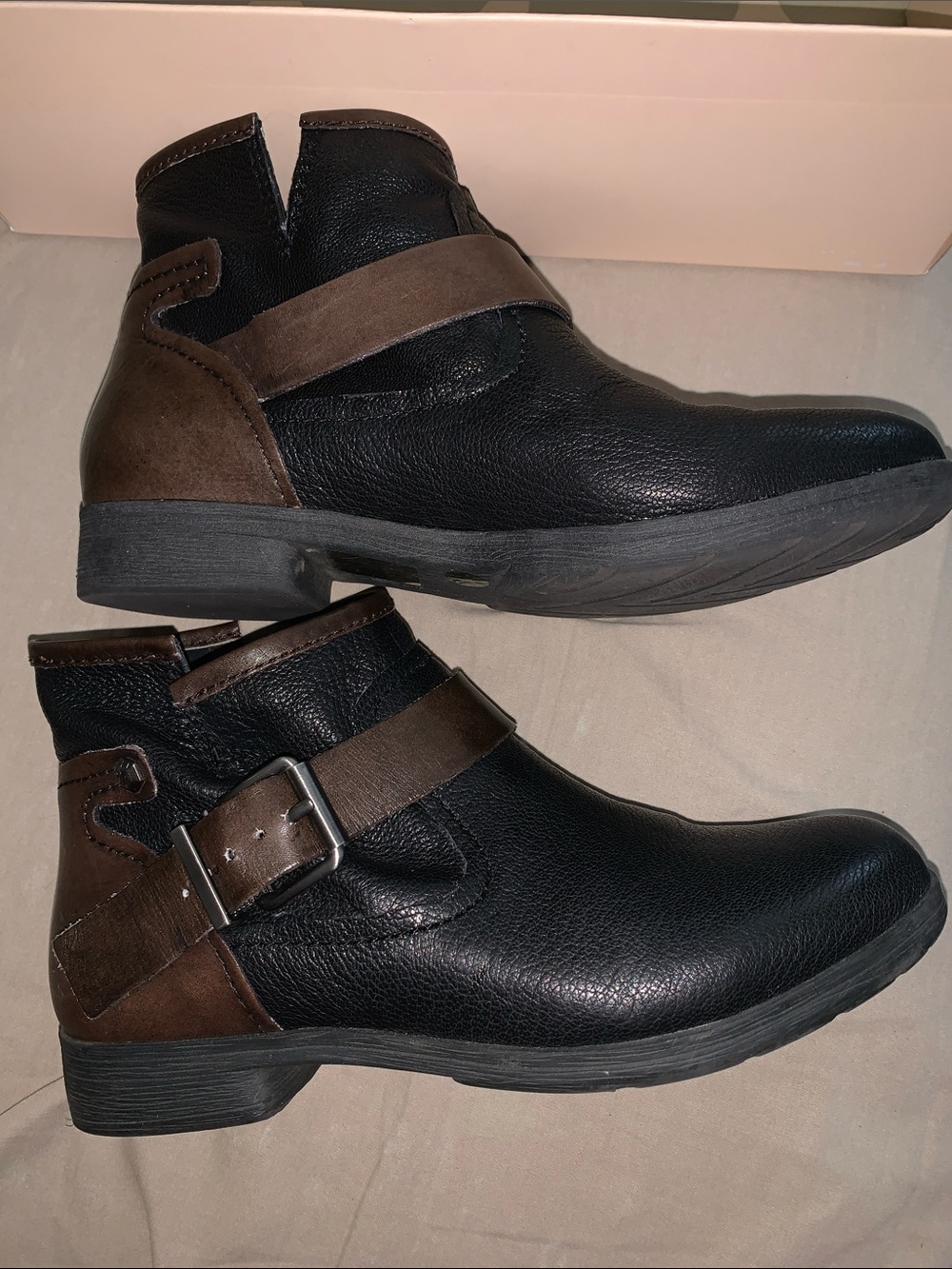 BCBGeneration Black and Brown Leather Ankle Booties 6M